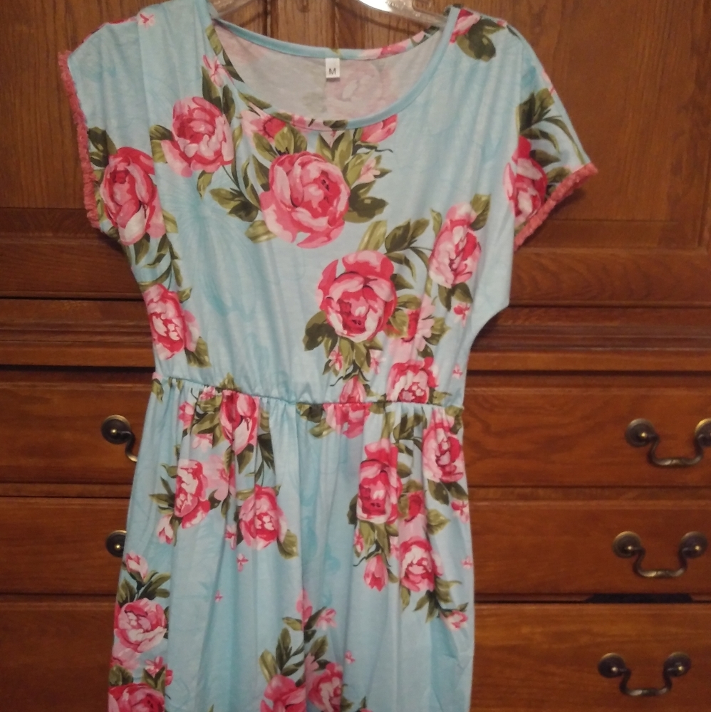 Floral maternity dress